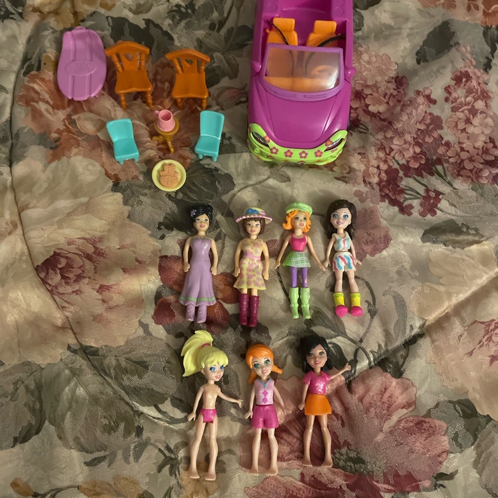 Polly Pockets Figures & Car With Furnitures